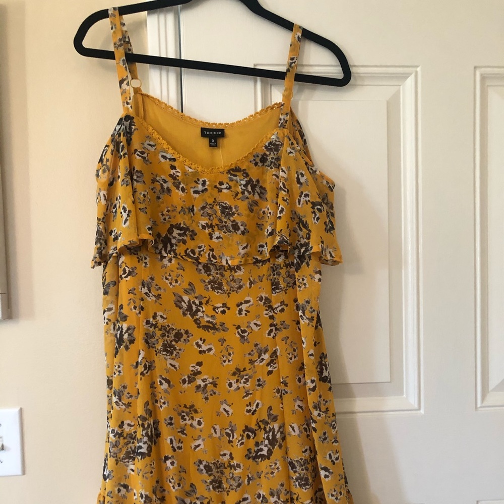 Yellow Torrid summer dress. Size 0 (14) in women’s